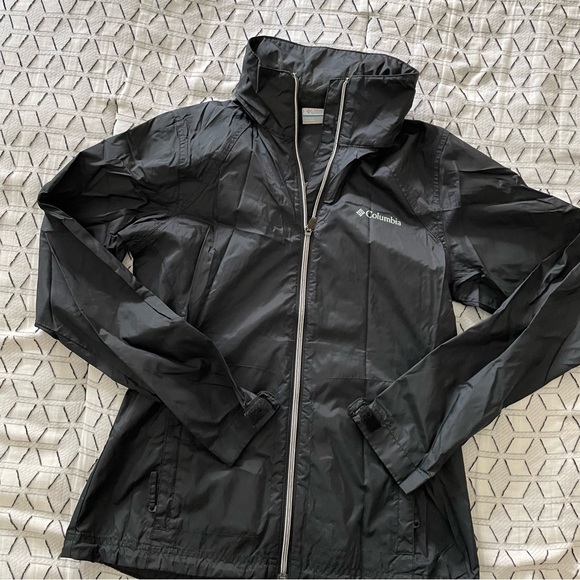 Columbia jacket with hide away hood - Picture 2 of 4